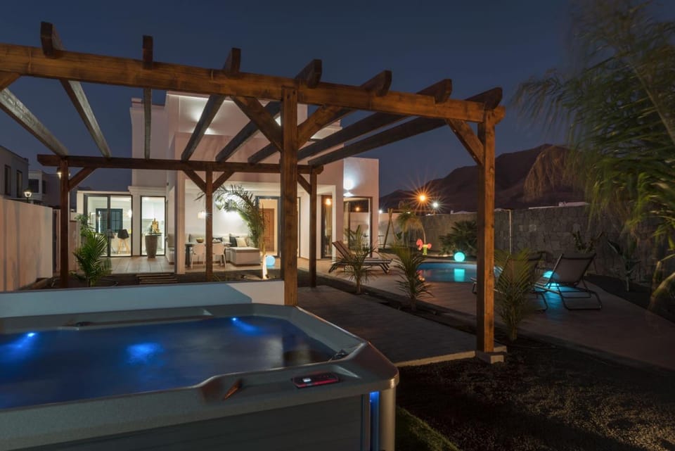 Night, Swimming pool