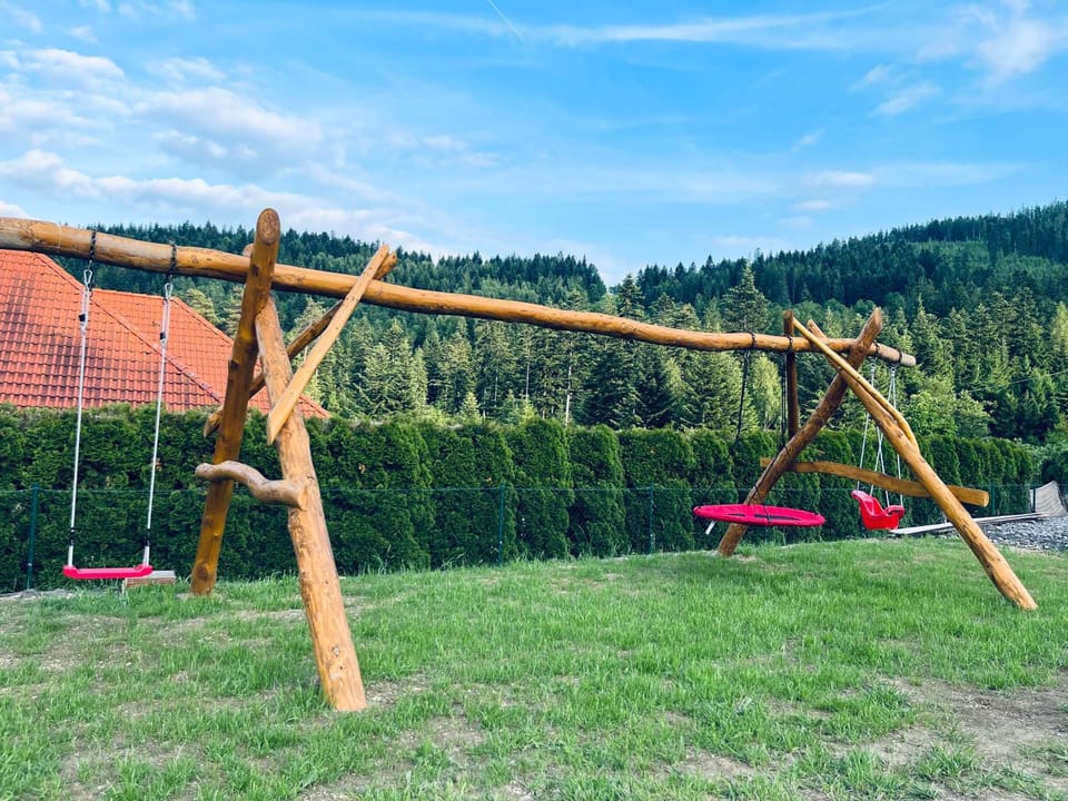 BBQ facilities, Children play ground, Hiking, Mountain view, Swimming pool, Parking