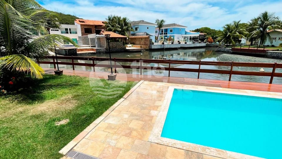AP 2 qtos AC c/ piscina e churrasqueira em cond. Apartment in Cabo Frio