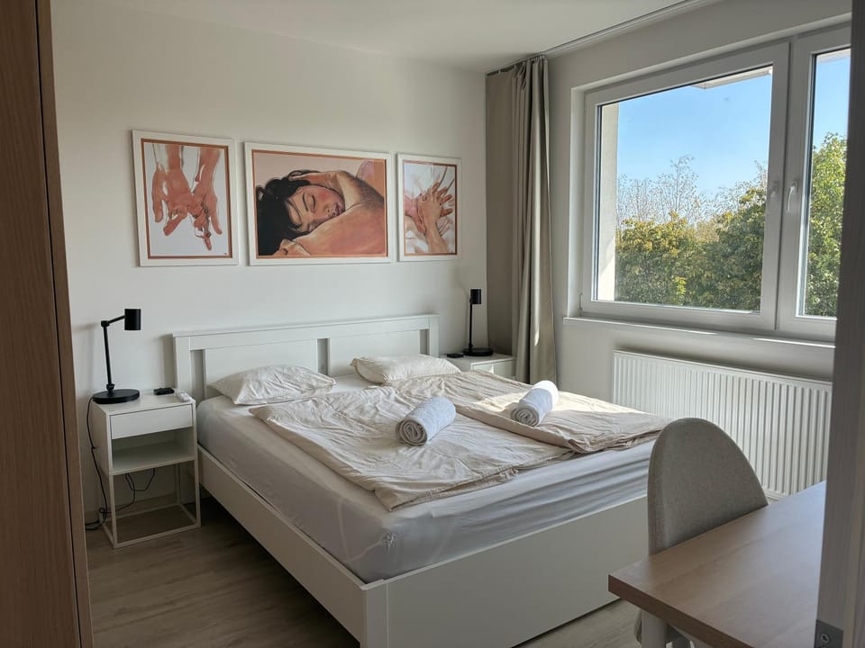 Bed, Bedroom