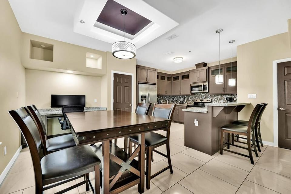 Relax & Enjoy In Our Spacious Townhome Getaway B Apartment in Pharr