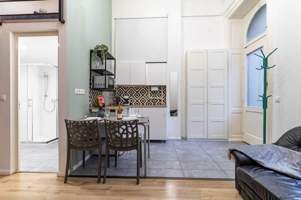Kitchen or kitchenette, Living room