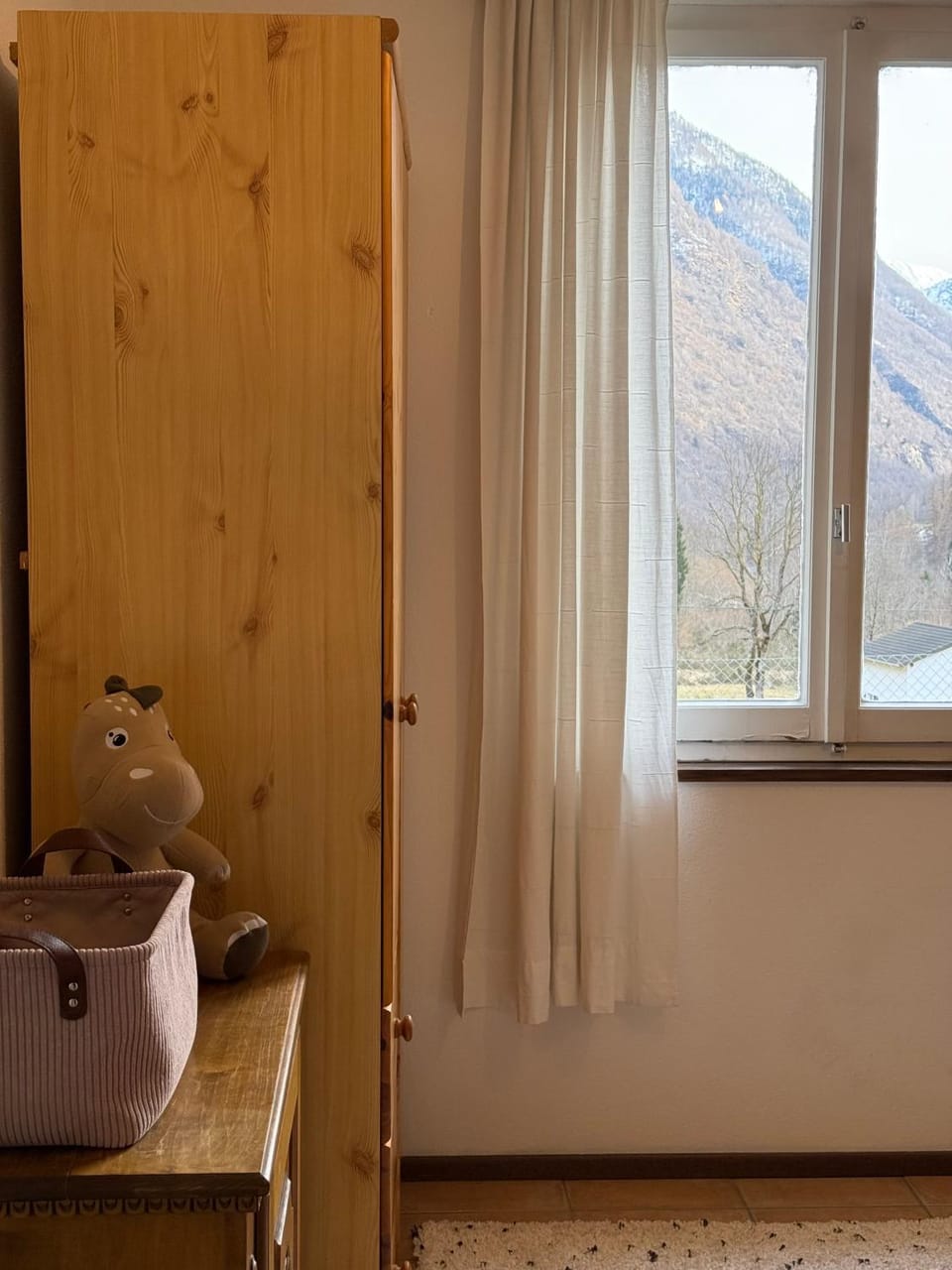 Natural landscape, Decorative detail, Mountain view