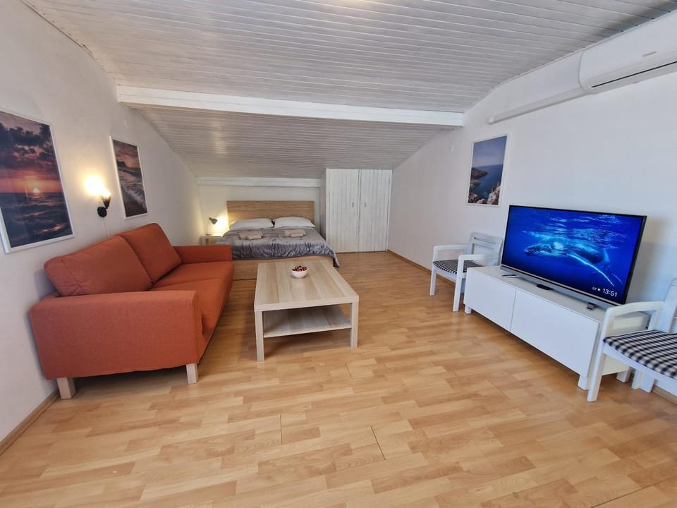 Family Retreat Apartment with Sea View Zorya Apartment in Mali Losinj