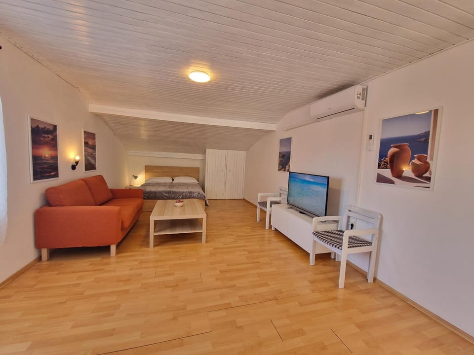 Family Retreat Apartment with Sea View Zorya Apartment in Mali Losinj