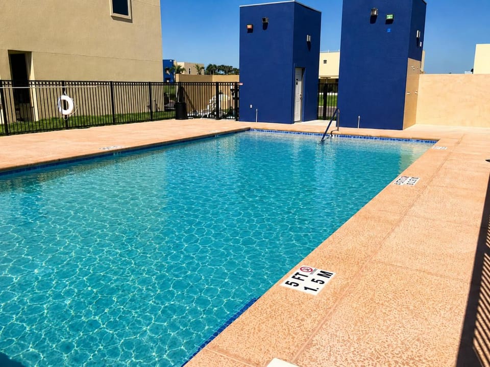 Relax & Enjoy In Our Luxury Townhome Getaway C Apartment in Pharr
