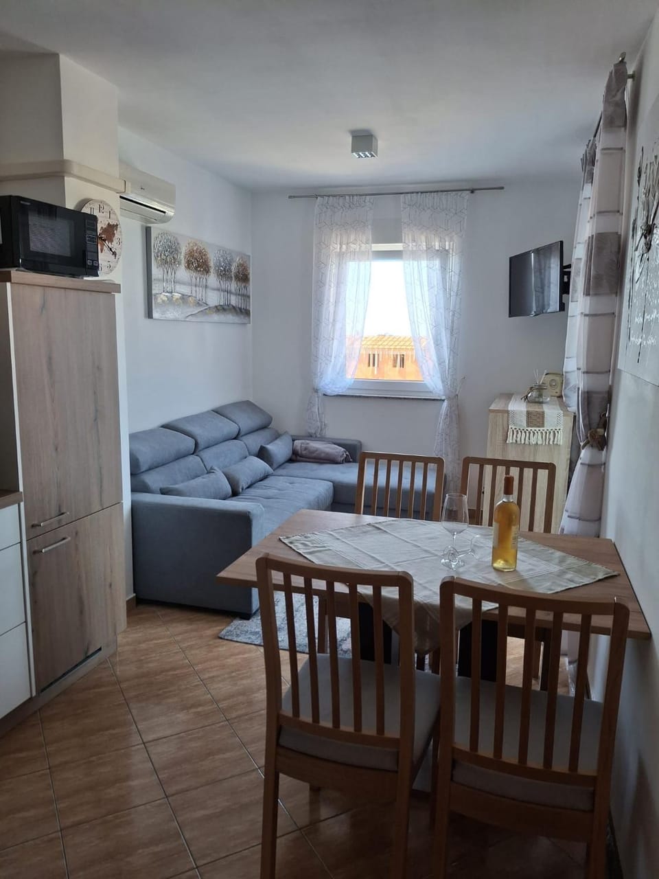 Apartment Tina Apartment in Peroj