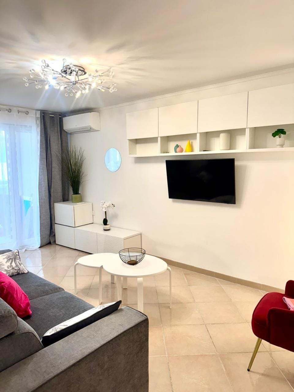 TV and multimedia, Seating area