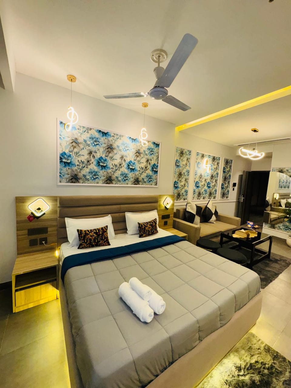 Photo of the whole room, Bedroom, towels, air conditioner