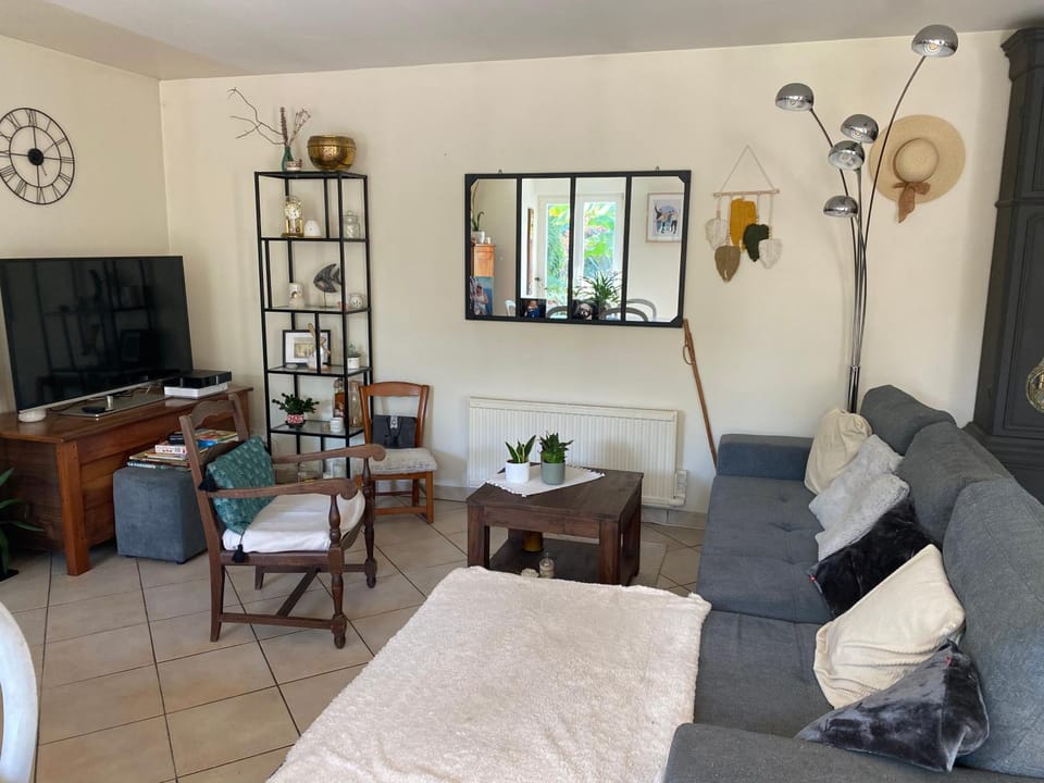 Communal lounge/ TV room