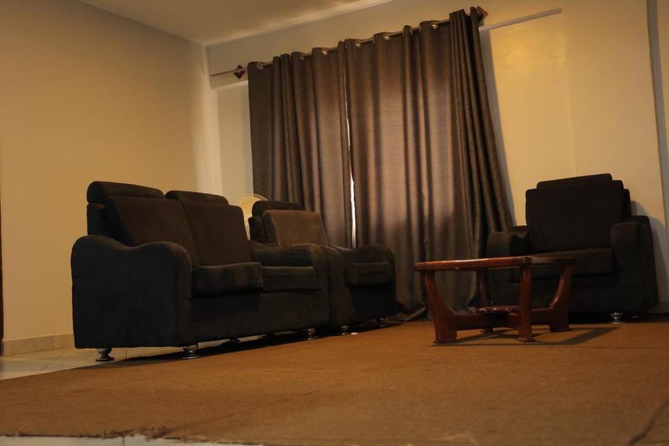 Three Star Stop Hotel in Kampala