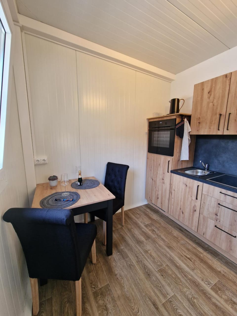 Kitchen or kitchenette, kitchen