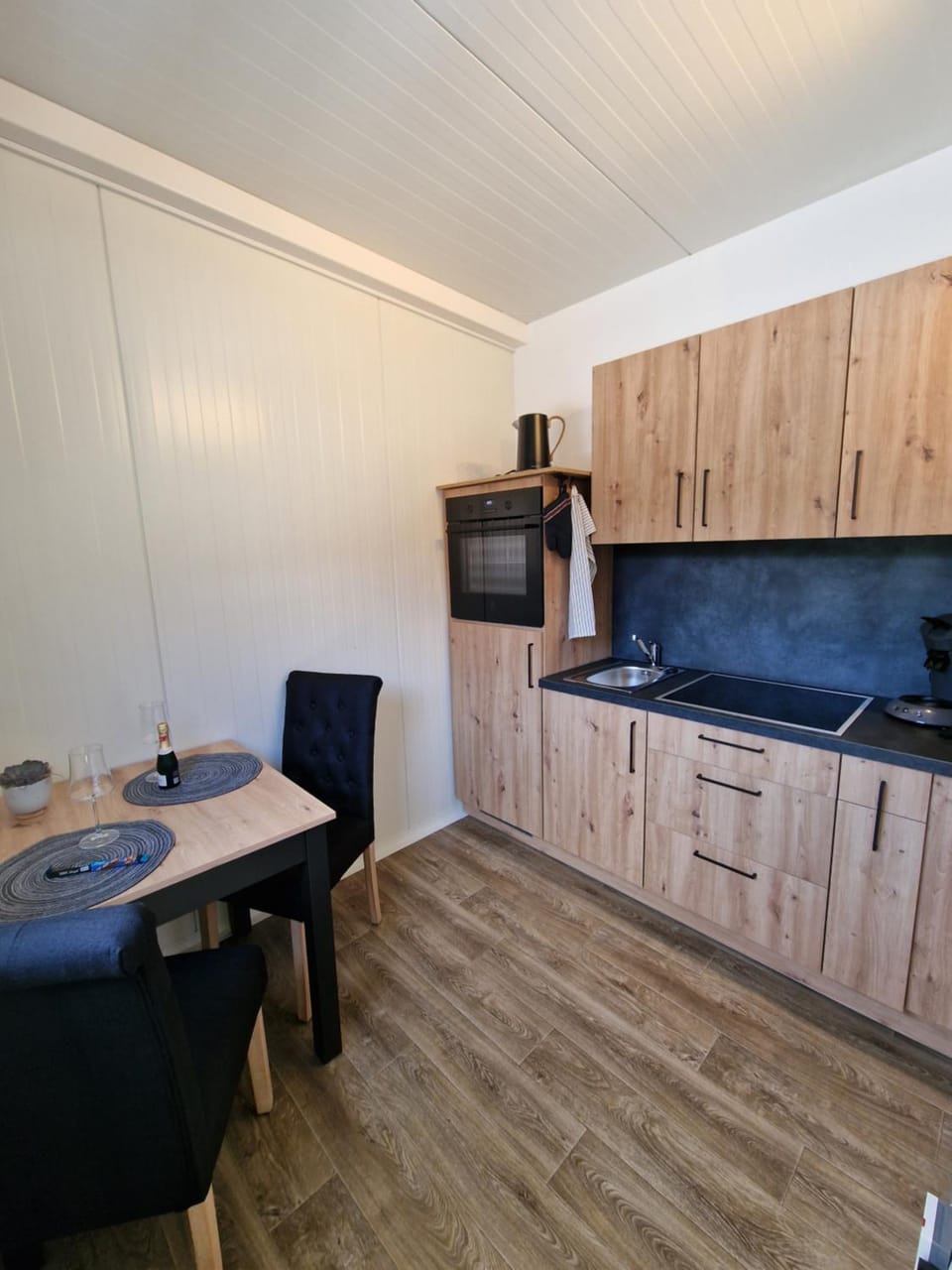 Kitchen or kitchenette, kitchen