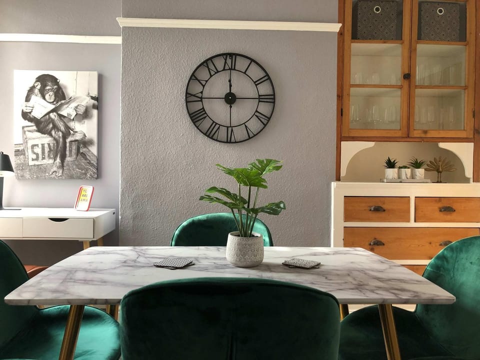 Seating area, Dining area