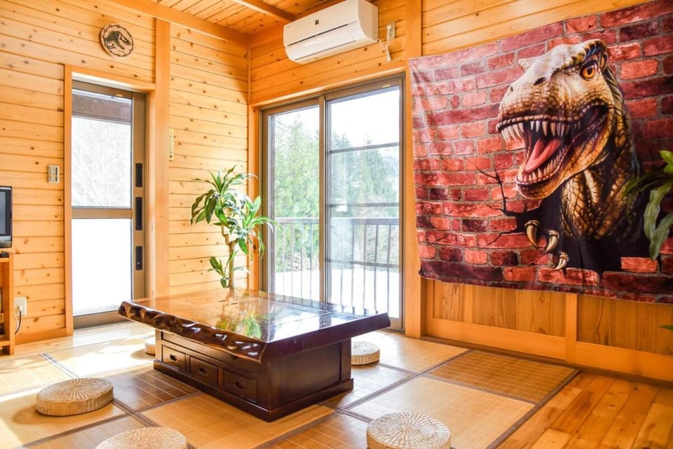 Communal lounge/ TV room, Living room, air conditioner