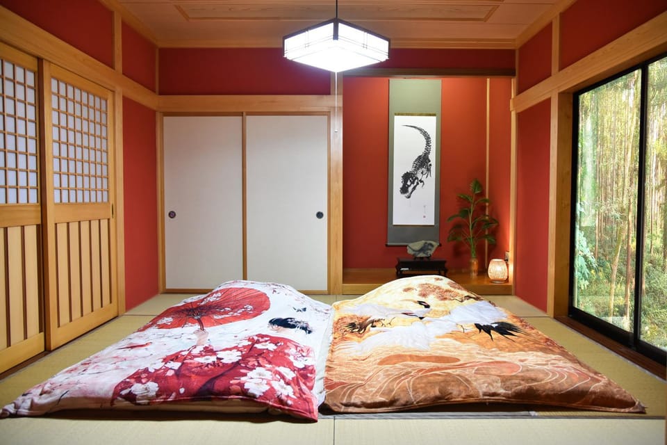 Bed, Living room