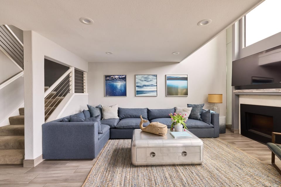 Marlin Cove Pet Friendly Waterfront Retreat House in Discovery Bay