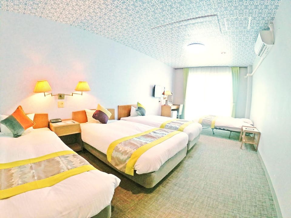 Photo of the whole room, Pool view, Sea view
