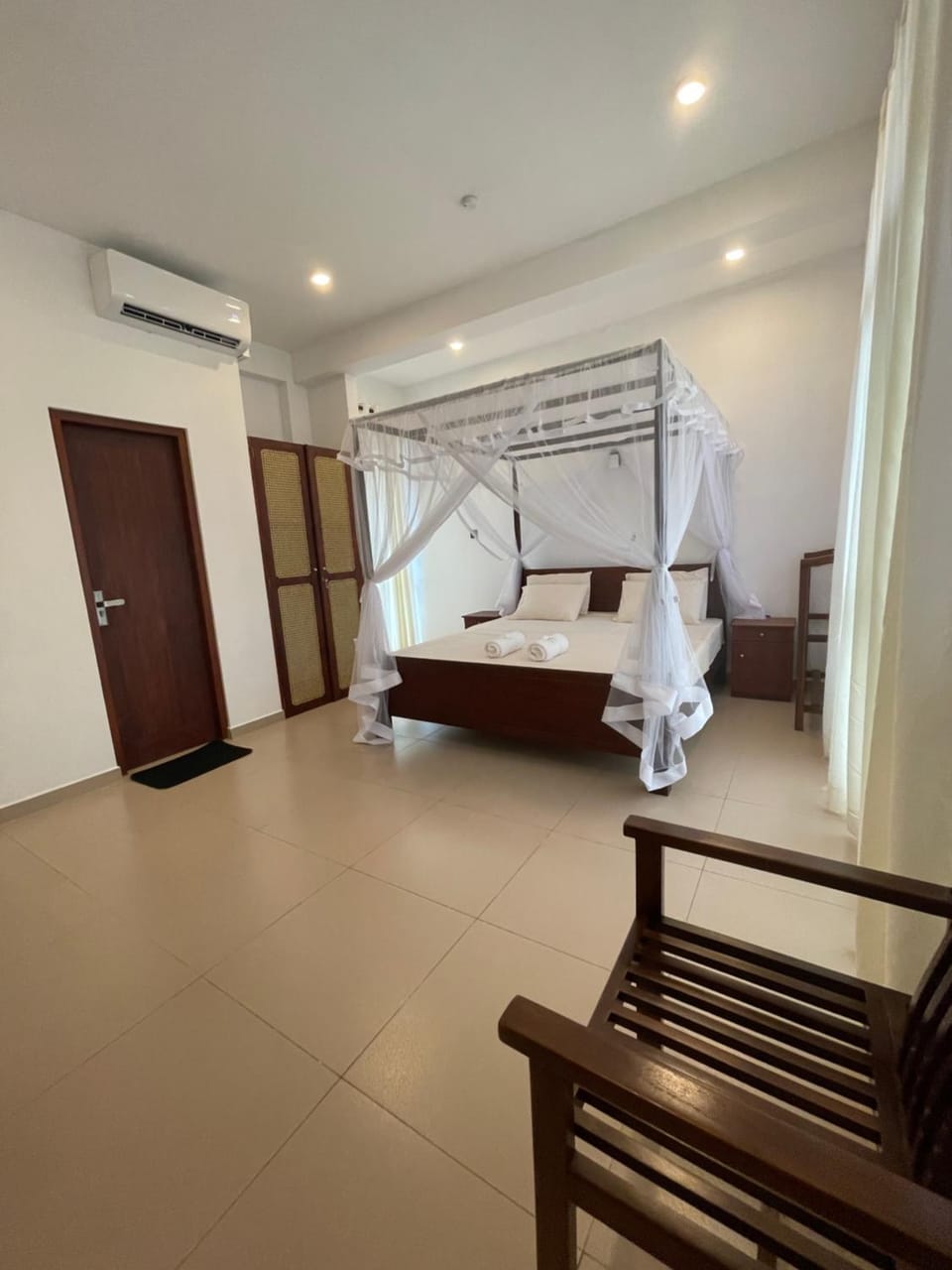 Bed, Photo of the whole room