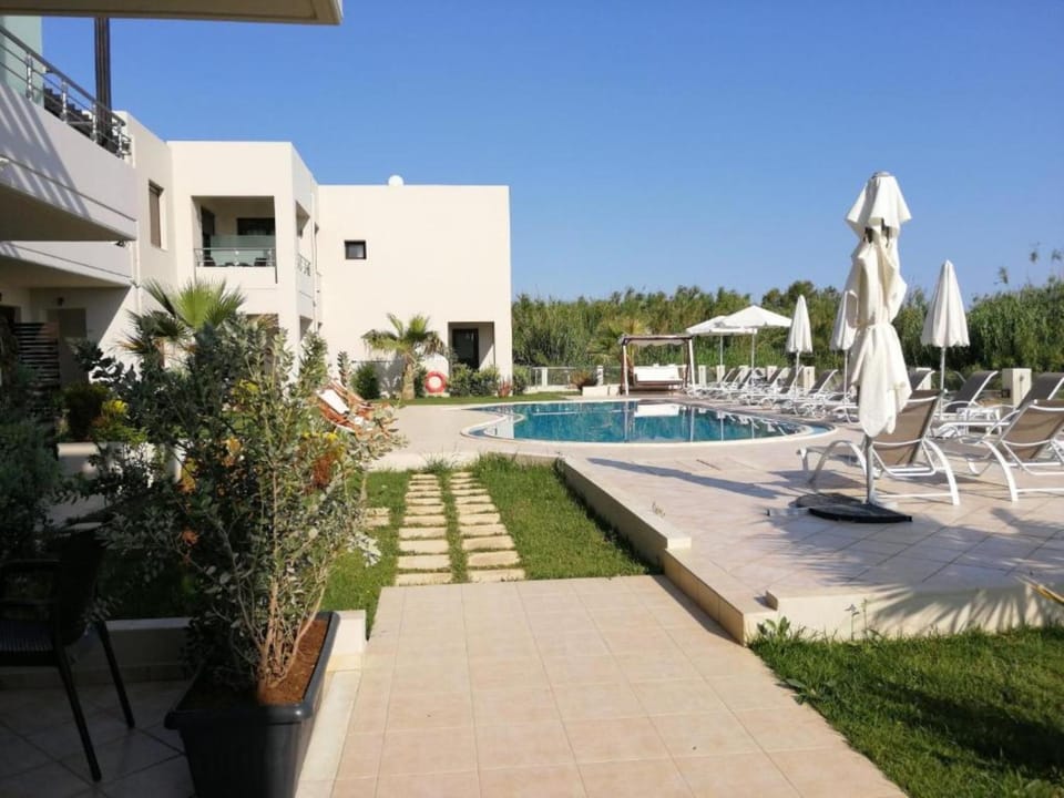 Carisa Suites and Apartments Hotel in Crete