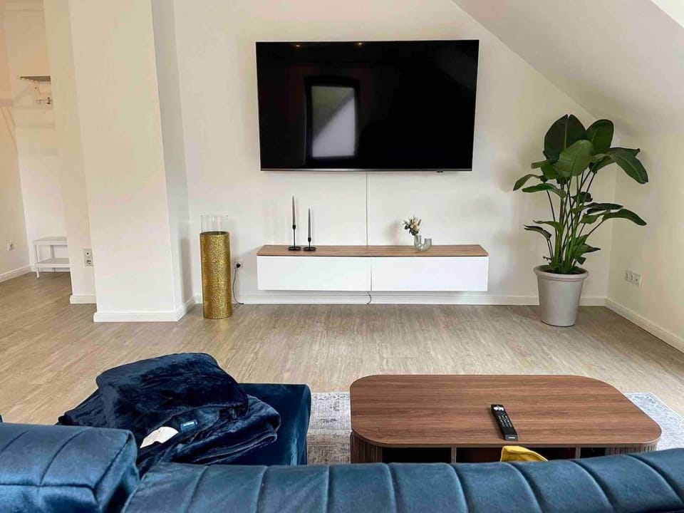 Communal lounge/ TV room, TV and multimedia