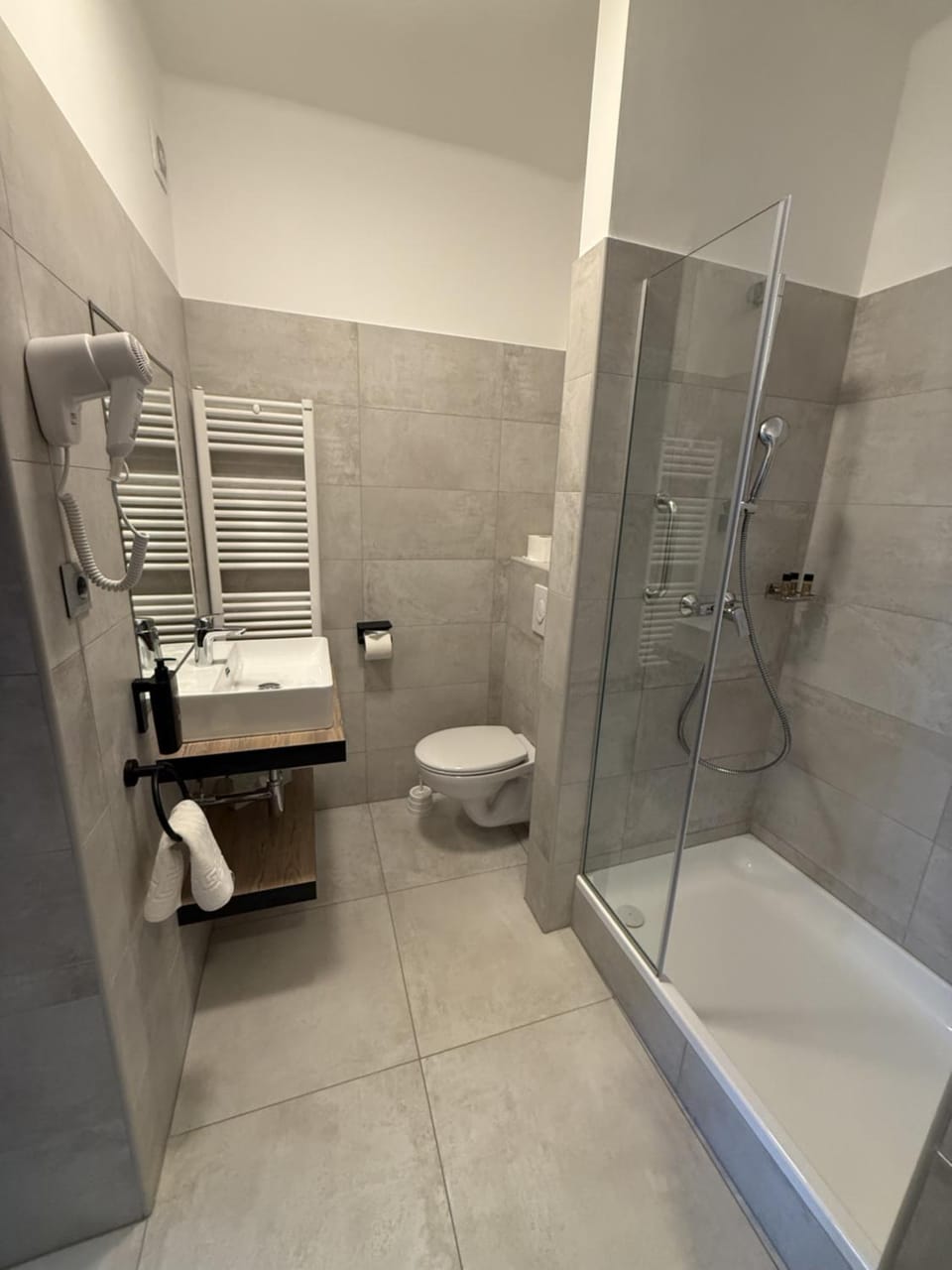 Shower, Bathroom