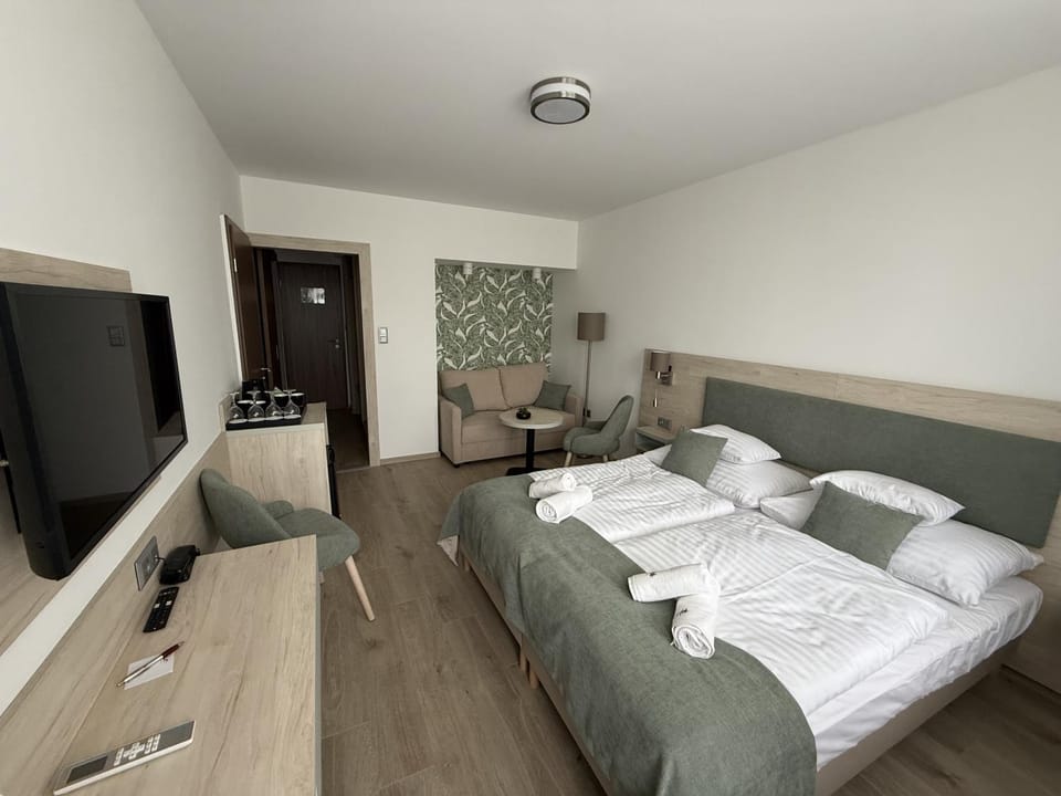 Photo of the whole room, air conditioner