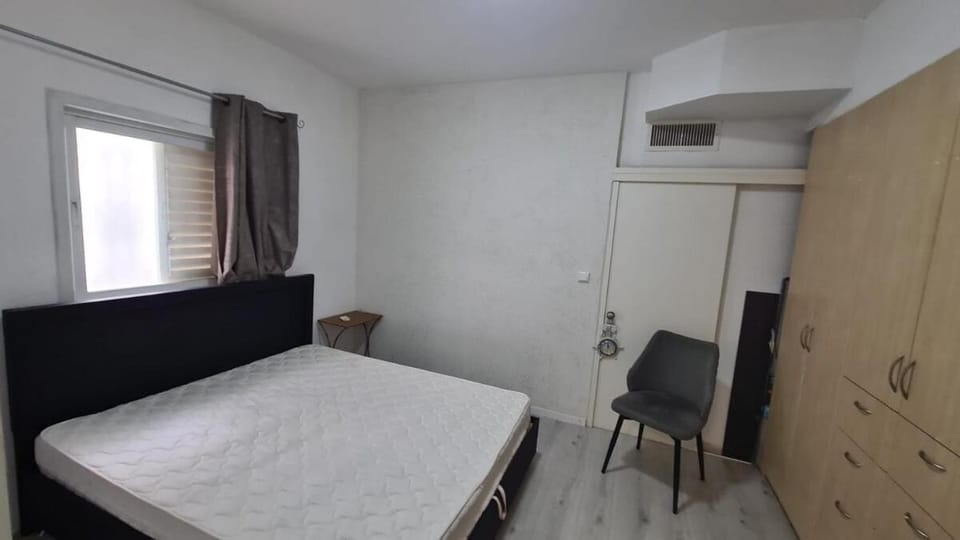 Bed, Photo of the whole room, Bedroom, wardrobe, air conditioner