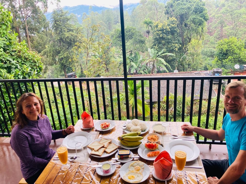 Food and drinks, Dining area, Mountain view, Breakfast, Drinks