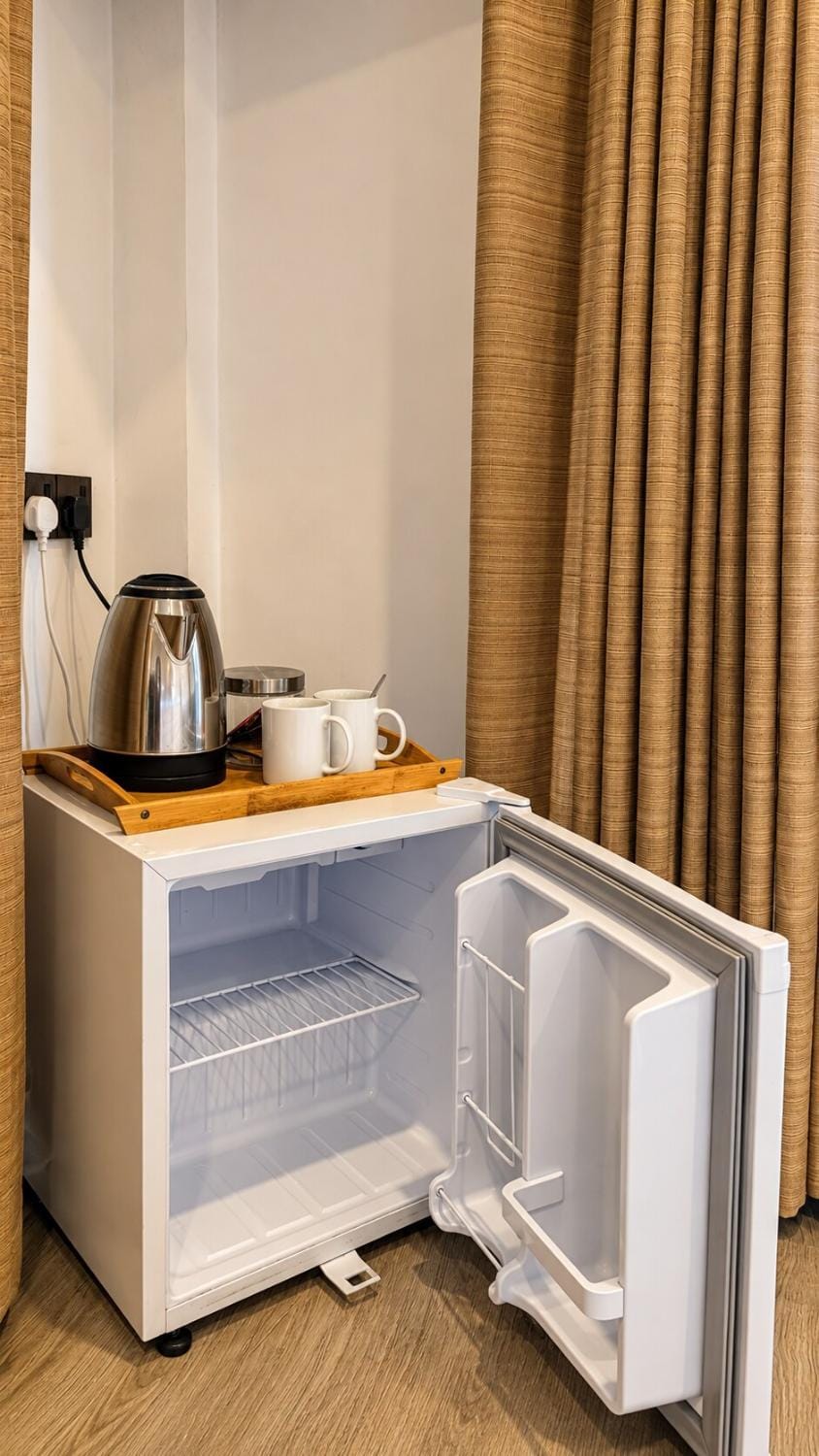 Coffee/tea facilities, minibar