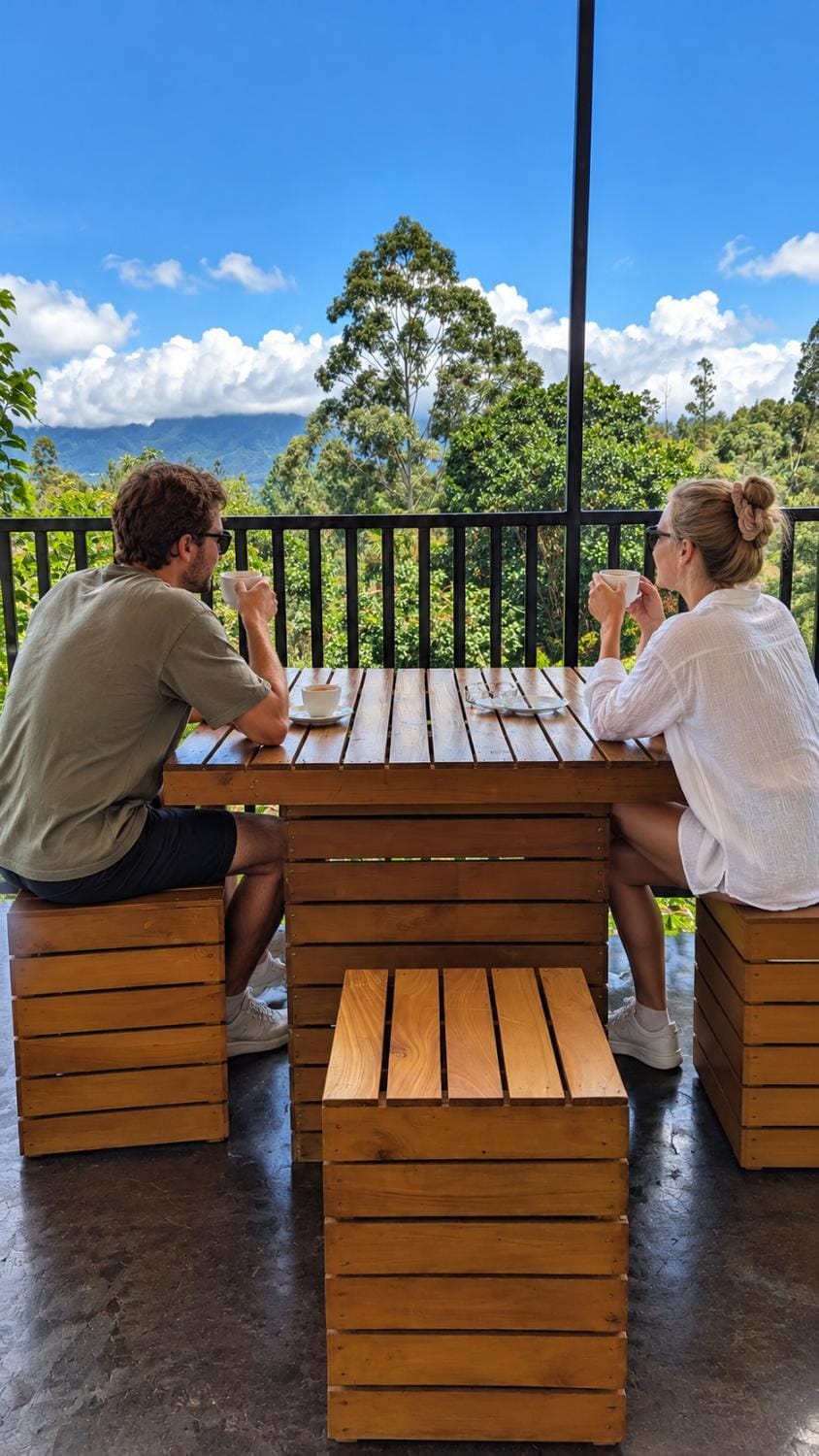 Day, Natural landscape, View (from property/room), Balcony/Terrace, Seating area, Dining area, Guests, Mountain view, group of guests