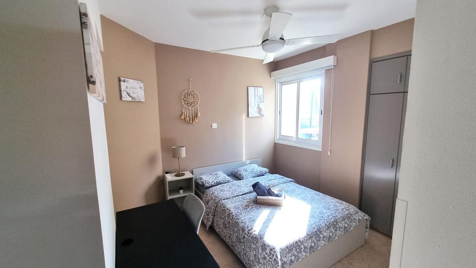 Bed, Photo of the whole room, Bedroom, air conditioner