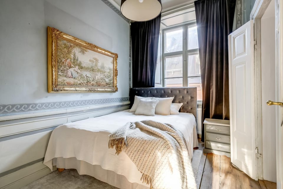 3BR Central- Royal Castle & Old Town at Your Door! Apartment in Stockholm
