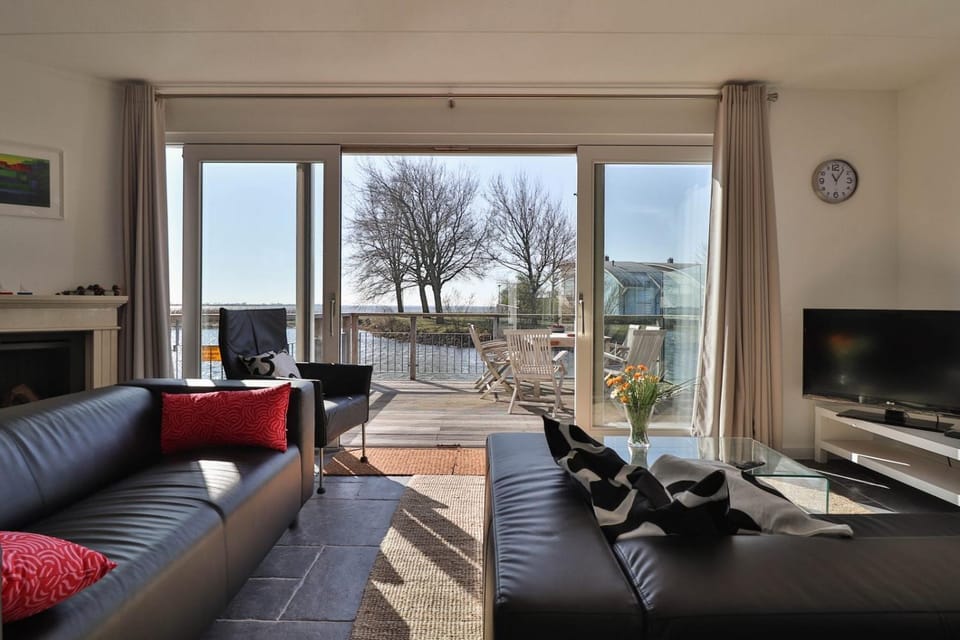 Villa Seaview met Sauna Villa in Friesland, Netherlands