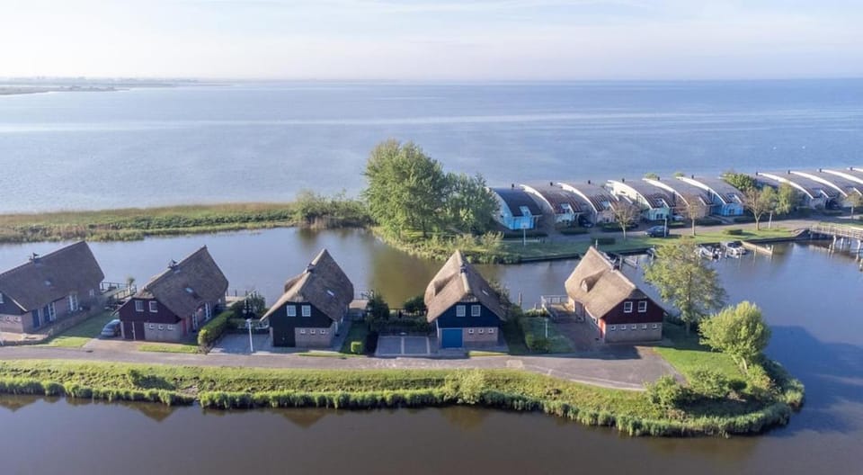 Villa Seaview met Sauna Villa in Friesland, Netherlands