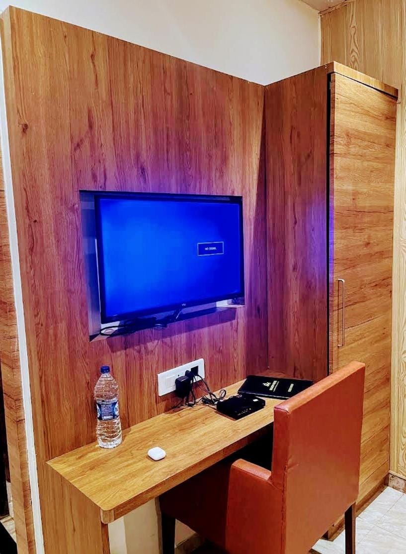 Airstays near Mumbai Airport T2 Hotel in Mumbai