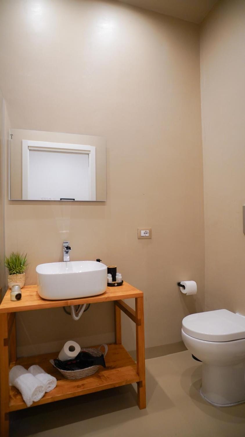 Toilet, Bathroom