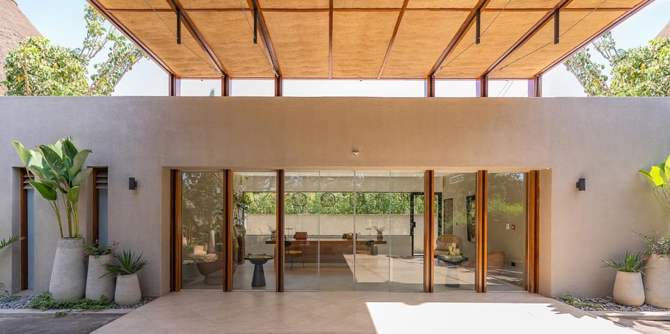 Property building, Facade/entrance