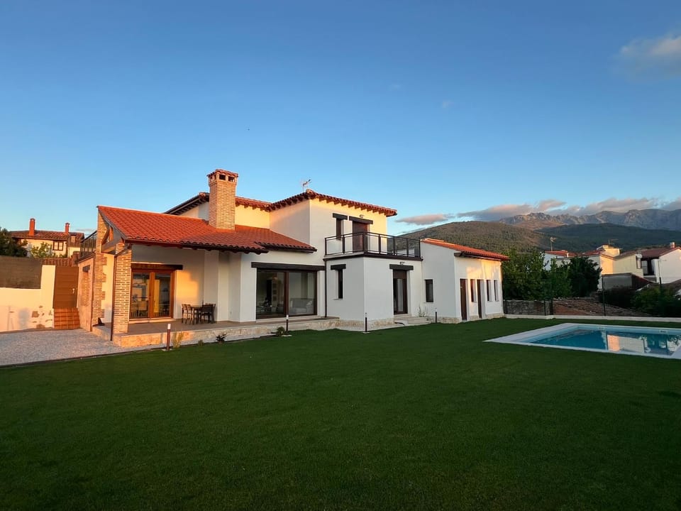 Off site, Day, Natural landscape, Summer, Garden, Mountain view, Pool view, Swimming pool, Sunrise