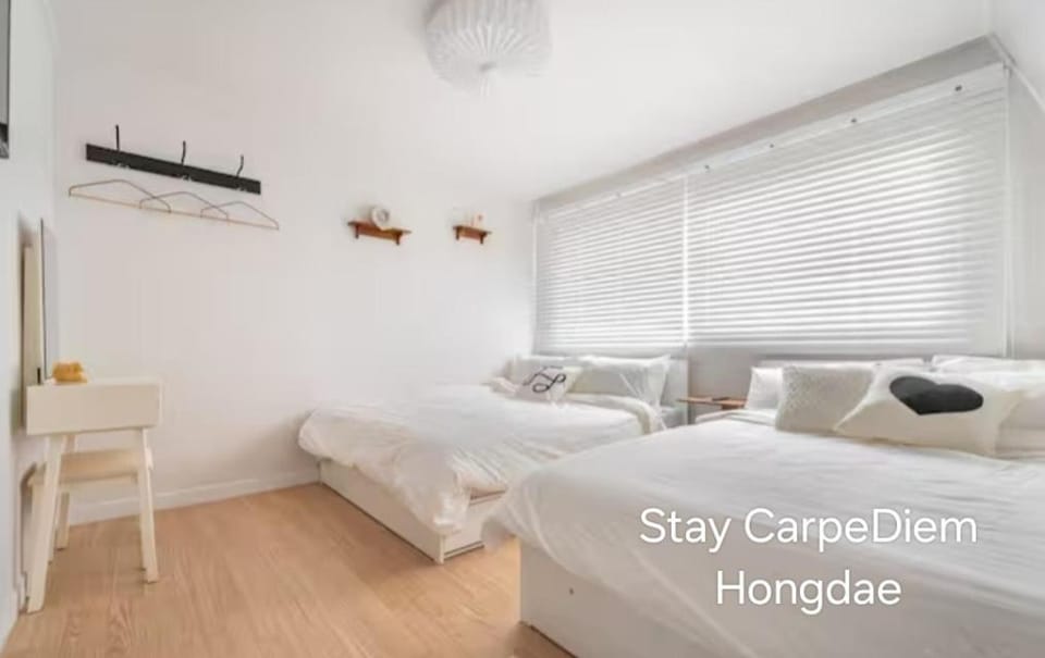 Bed, Photo of the whole room, Bedroom, Text overlay