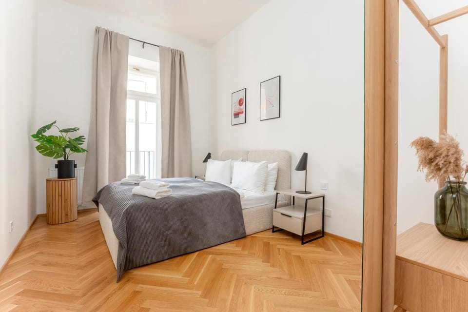 Bed, View (from property/room), Photo of the whole room, Bedroom, heating