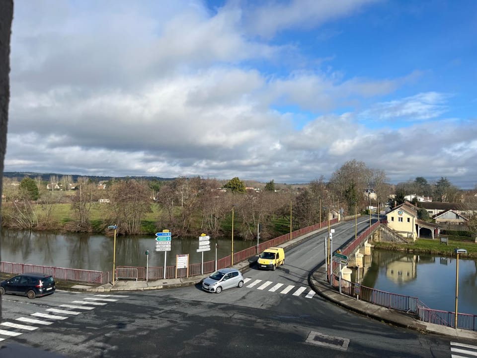 City view, Landmark view, River view, Street view
