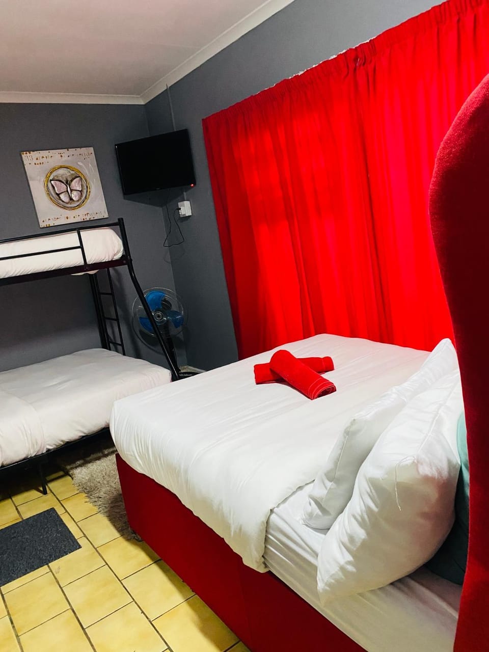 Bed, Photo of the whole room, Bedroom