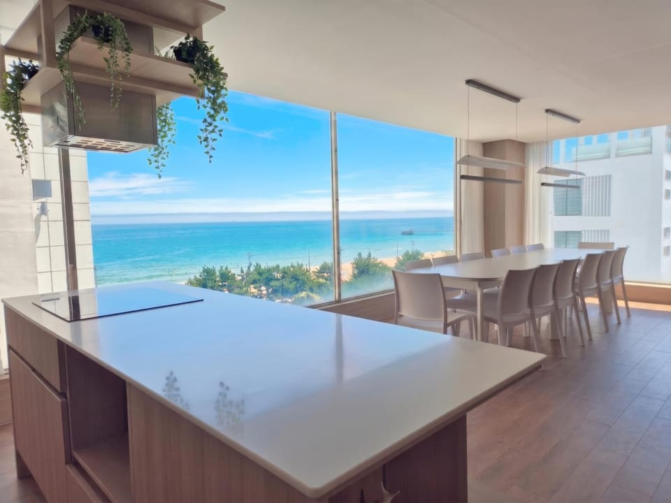 Natural landscape, Kitchen or kitchenette, Dining area, Beach, Sea view