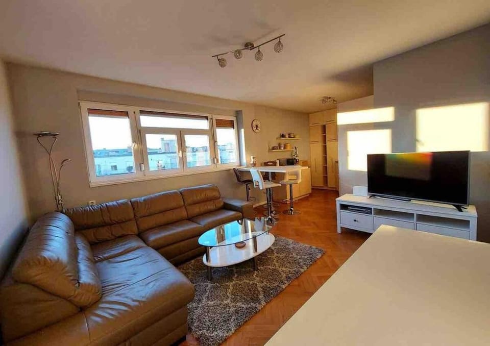 Communal lounge/ TV room, Seating area, Dining area