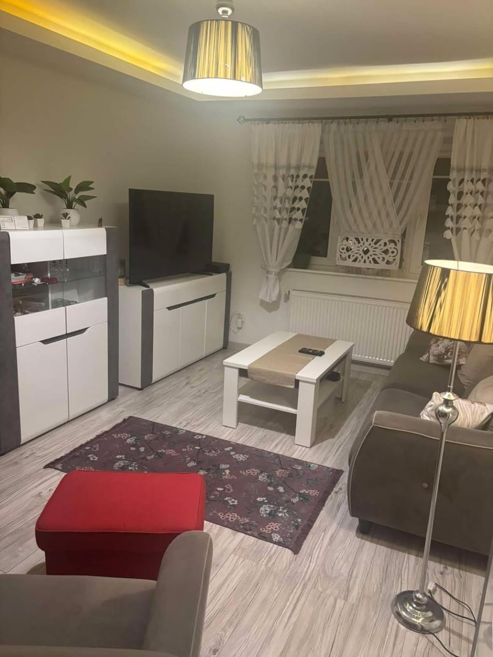 Communal lounge/ TV room, TV and multimedia, Living room, Seating area, Evening entertainment