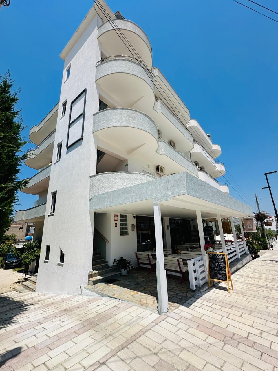 Property building, Facade/entrance