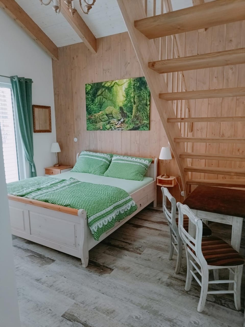 Bed, Photo of the whole room