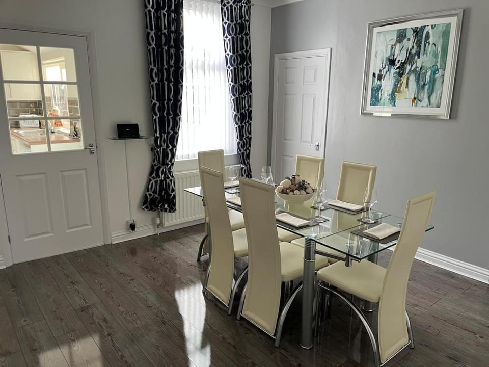 A great place to stay-2 Bedroom House House in England