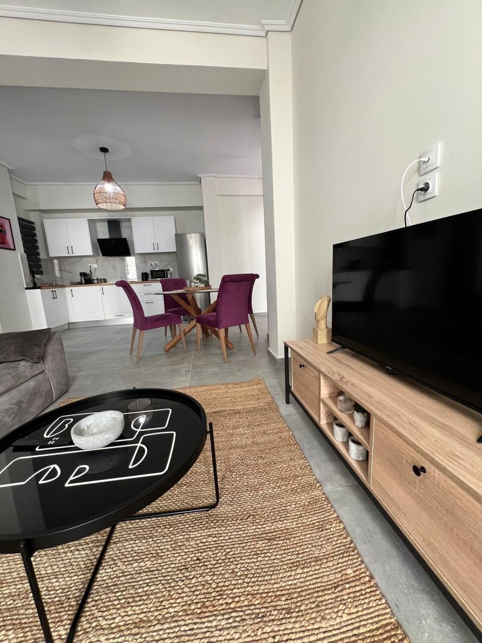 Communal lounge/ TV room, TV and multimedia, Kitchen or kitchenette, Seating area, Dining area